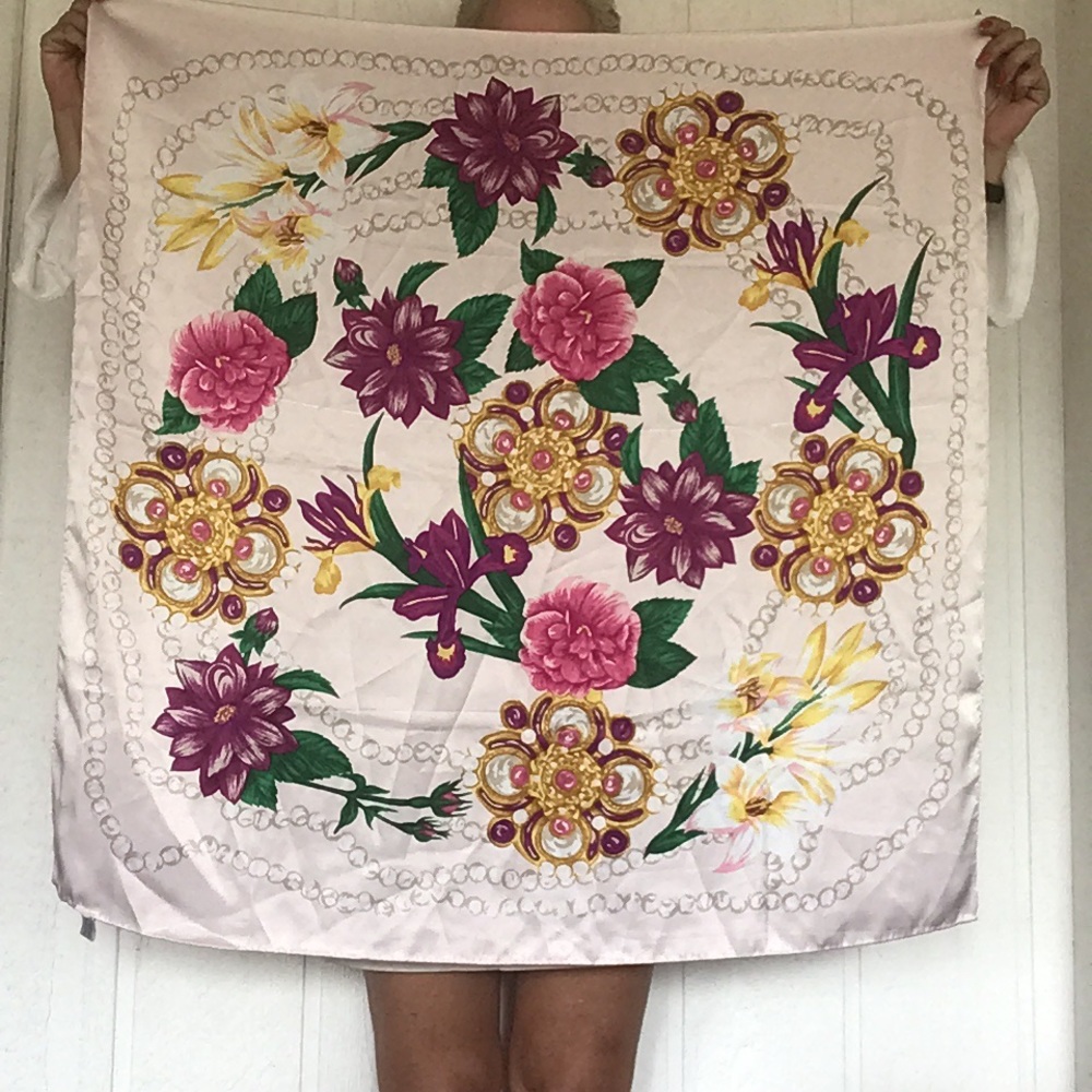 VINTAGE PAUL HARRIS SATIN FLORAL OVERSIZED SCARF